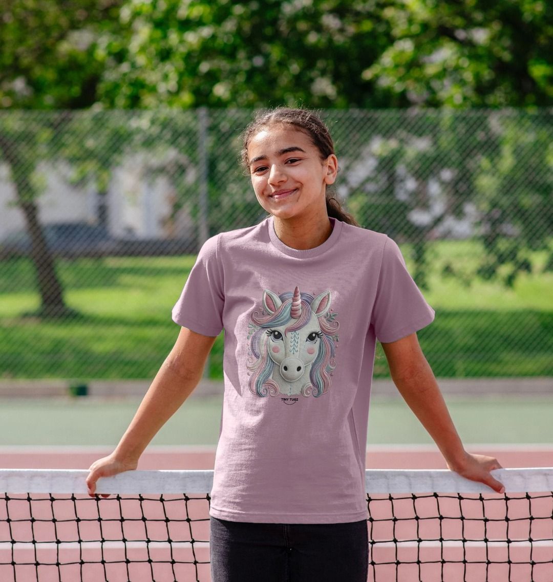 Kinder-T-Shirt aus Bio-Baumwolle – Stickerei-Einhorn-Design