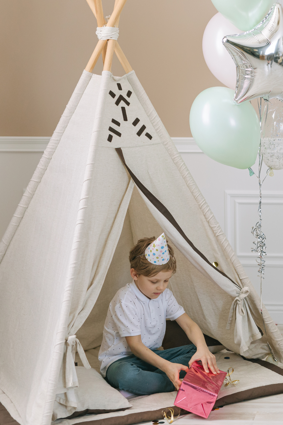 Playhouses & Teepees