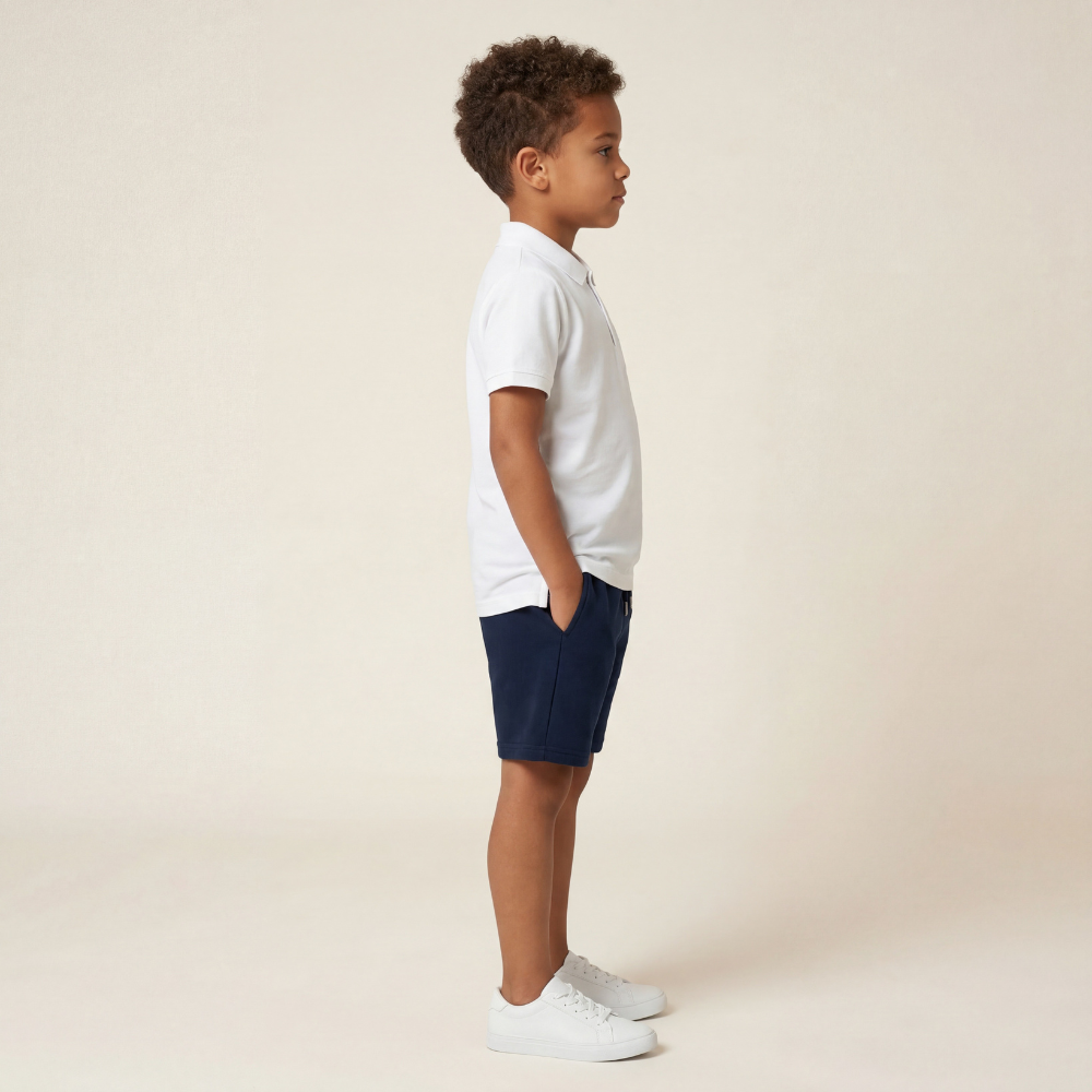 Ensemble décontracté intelligent en coton biologique pour enfants (polo blanc + short marine)