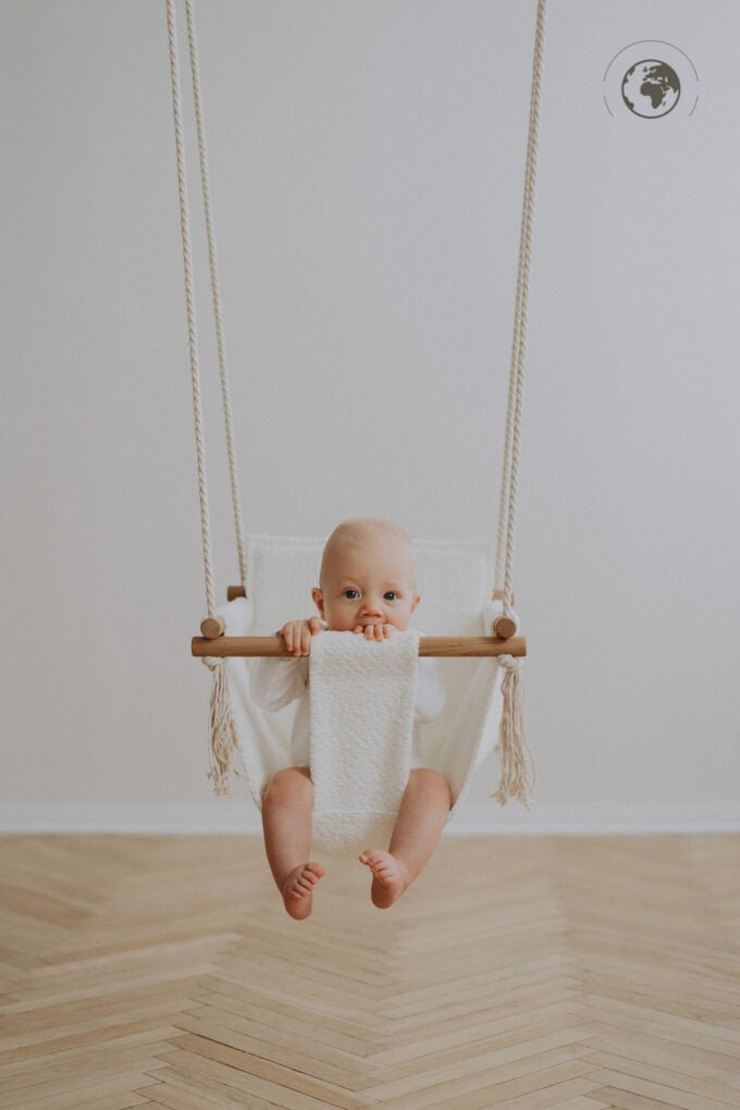 BaBi Baby Swing - Bouclé Snow White - Tiny Tugz™
