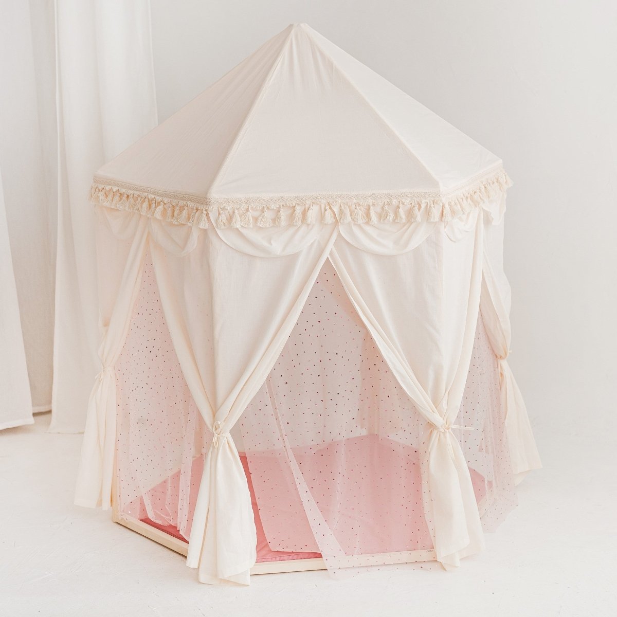 Boho Indoor Pavilion Playhouse Tent with Tulle & Tassels - 120 x 120 cm - Tiny Tugz™