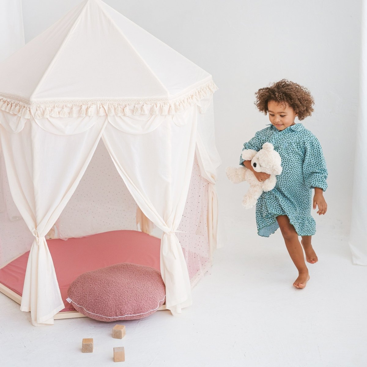 Boho Indoor Pavilion Playhouse Tent with Tulle & Tassels - 120 x 120 cm - Tiny Tugz™