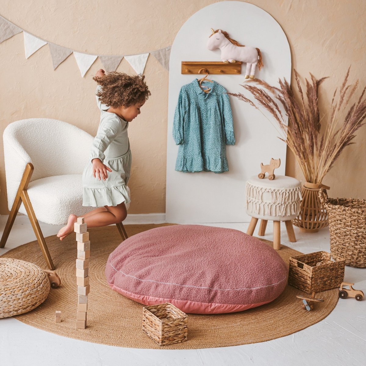 Bouclé Kids Floor Cushion - Rose - Round, 100 cm - Tiny Tugz™