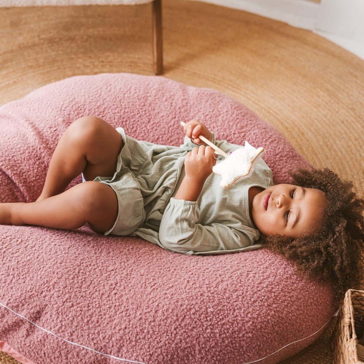Bouclé Kids Floor Cushion - Rose - Round, 100 cm - Tiny Tugz™
