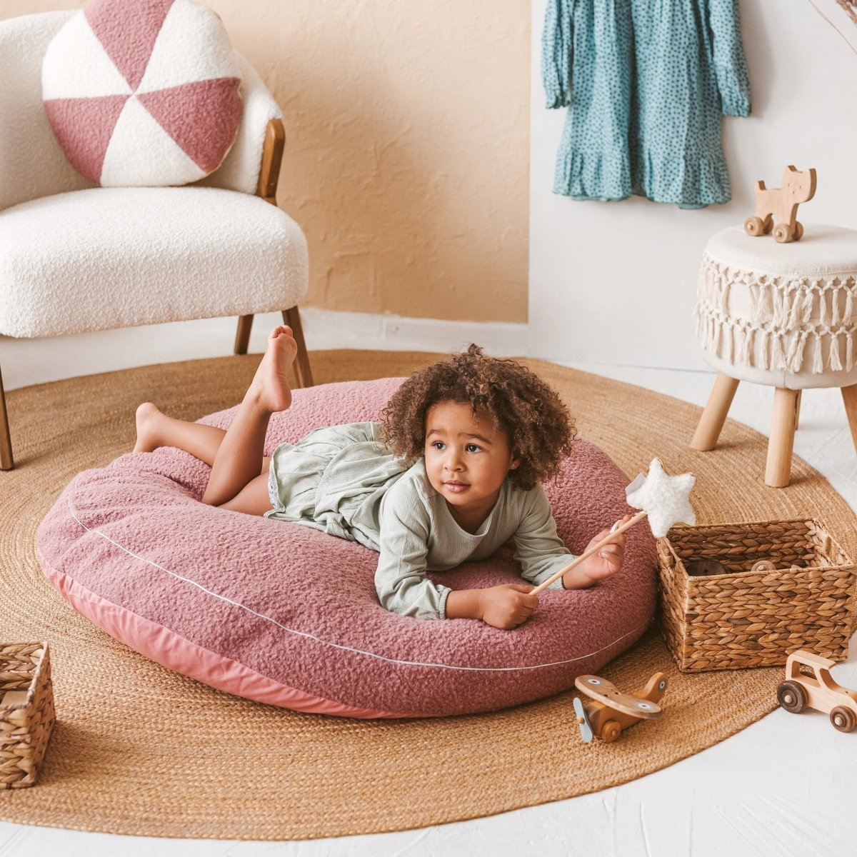 Bouclé Kids Floor Cushion - Rose - Round, 100 cm - Tiny Tugz™