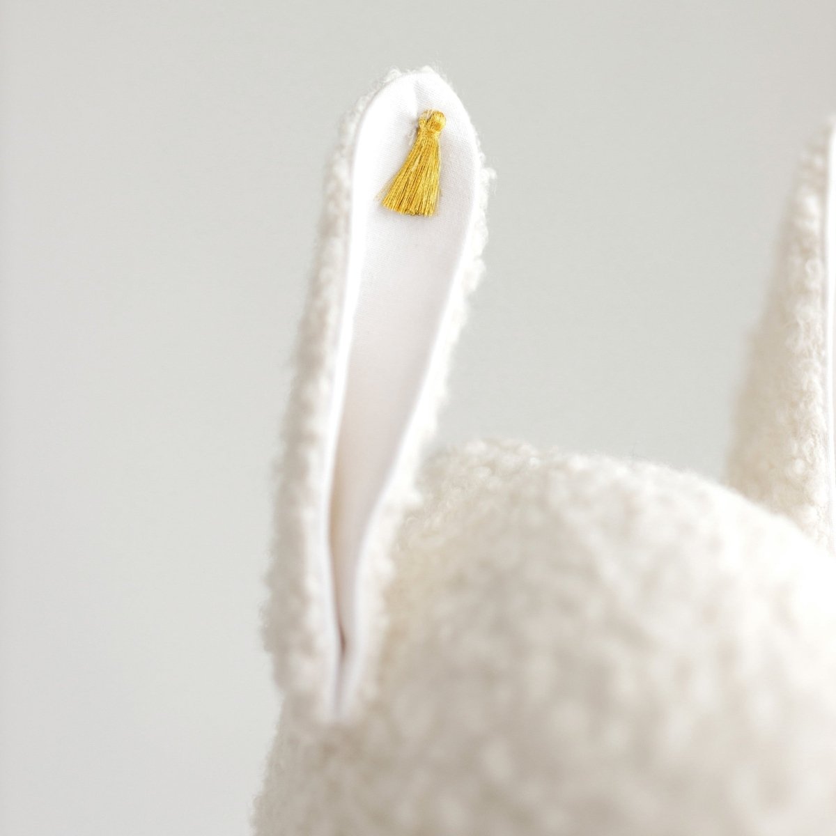 Bouclé Llama Hobby Horse Stick Toy - Ecru - 95 cm - Tiny Tugz™
