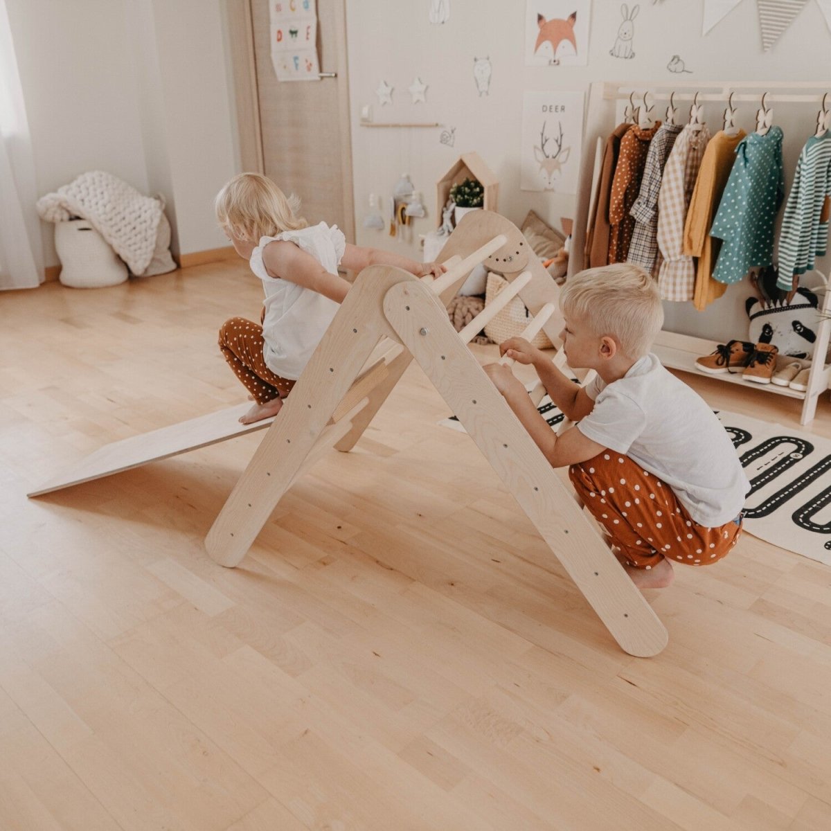 Foldable Montessori Climber (Ramp Included) - Tiny Tugz™