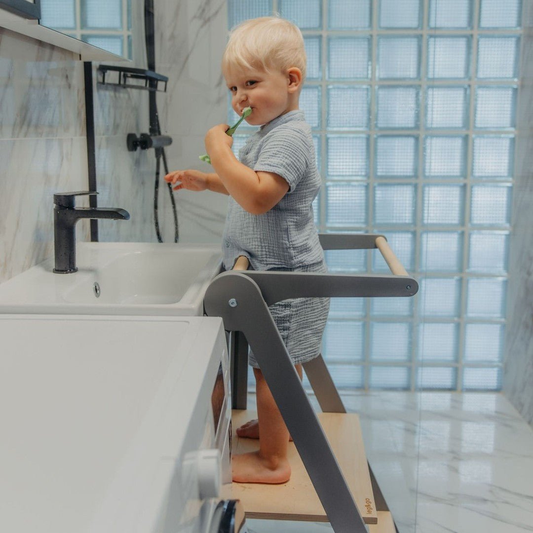 Foldable Wooden Kitchen Tower for Kids – Removable Safety Rail - Tiny Tugz™