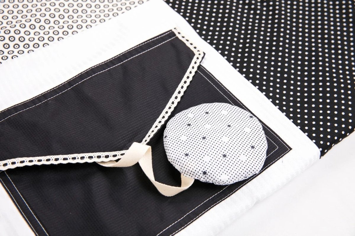 GOTS Organic Activity Mat & Arches 100×100 cm for Babies (0–18m) - Black - Tiny Tugz™