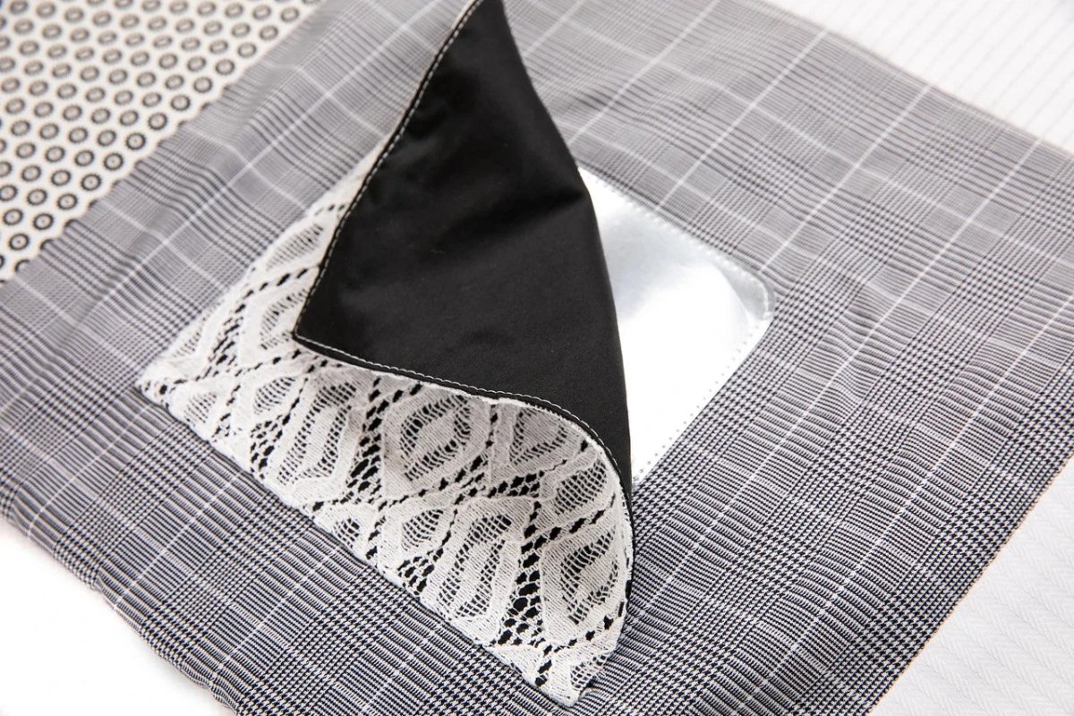 GOTS Organic Activity Mat & Arches 100×100 cm for Babies (0–18m) - Black - Tiny Tugz™