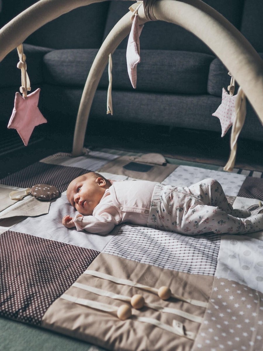 GOTS Organic Activity Mat & Arches 100×100 cm for Babies (0–18m) - Brown - Tiny Tugz™