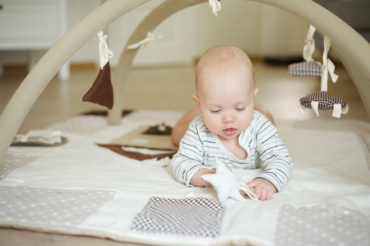 GOTS Organic Activity Mat & Arches 120×120 cm for Babies (0–18m) - Brown - Tiny Tugz™