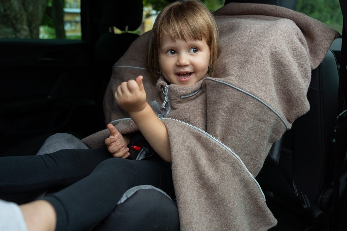 Kids 100% Merino Wool Car Poncho – Car Seat Safe (Bear) - Tiny Tugz™