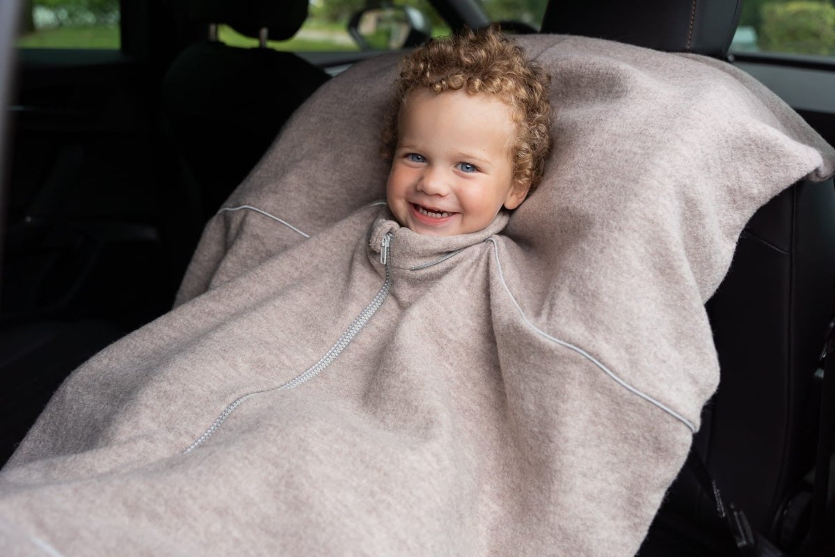 Kids 100% Merino Wool Car Poncho – Car Seat Safe (Lamb) - Tiny Tugz™
