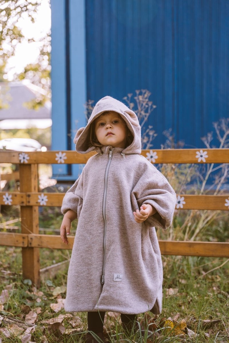 Kids 100% Merino Wool Car Poncho – Car Seat Safe (Lamb) - Tiny Tugz™