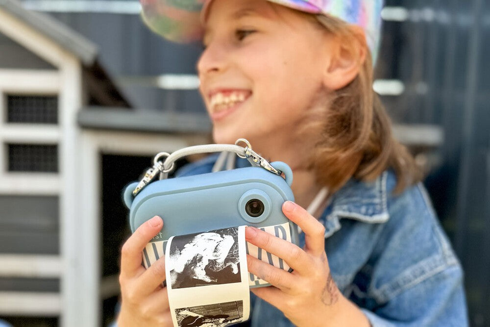Hoppstar Kids Camera Artist – includes 16GB SD card, lanyard and 3 extra paper rolls