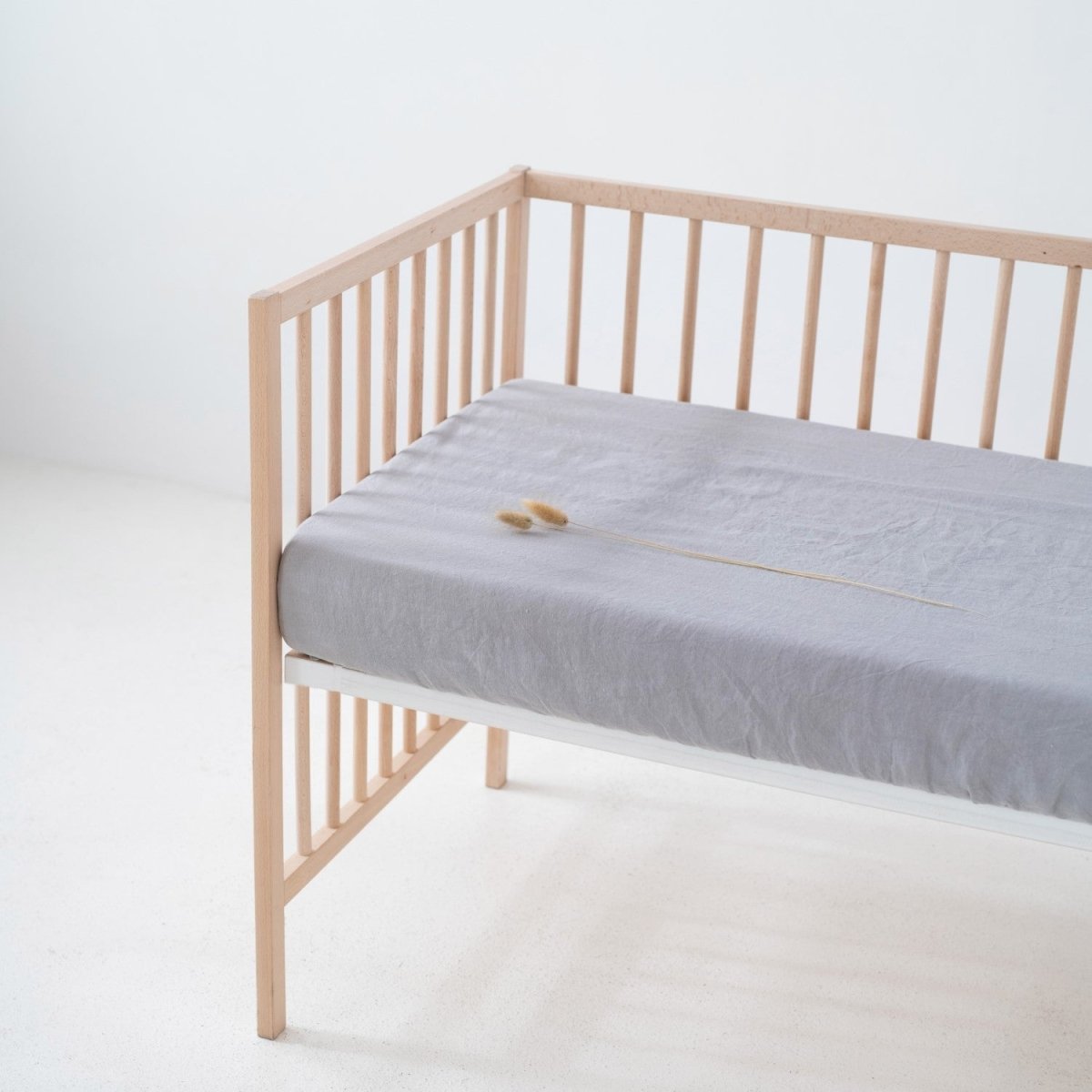 Kids’ Linen Fitted Sheet (Light Grey) – 100% Linen, Handmade - Tiny Tugz™