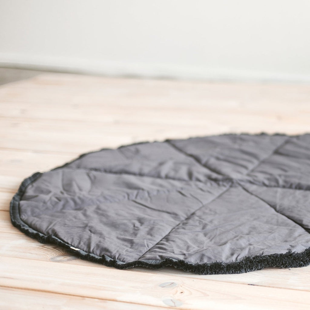 Kids Play Mat with Cotton Fringe - Grey - Round, 115 cm - Tiny Tugz™