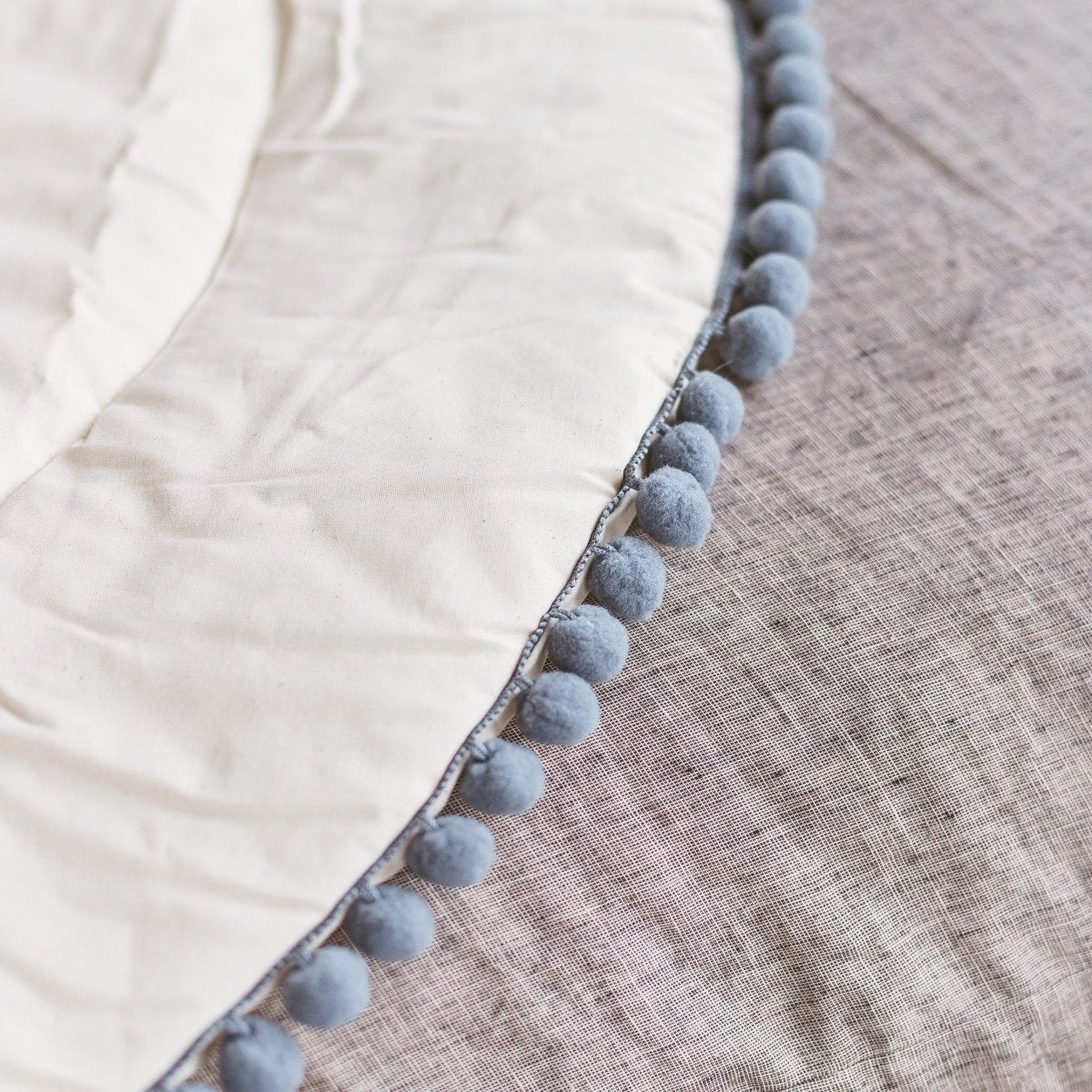 Kids Play Mat with Grey Pompom Border - Ecru - Round, 115 cm - Tiny Tugz™