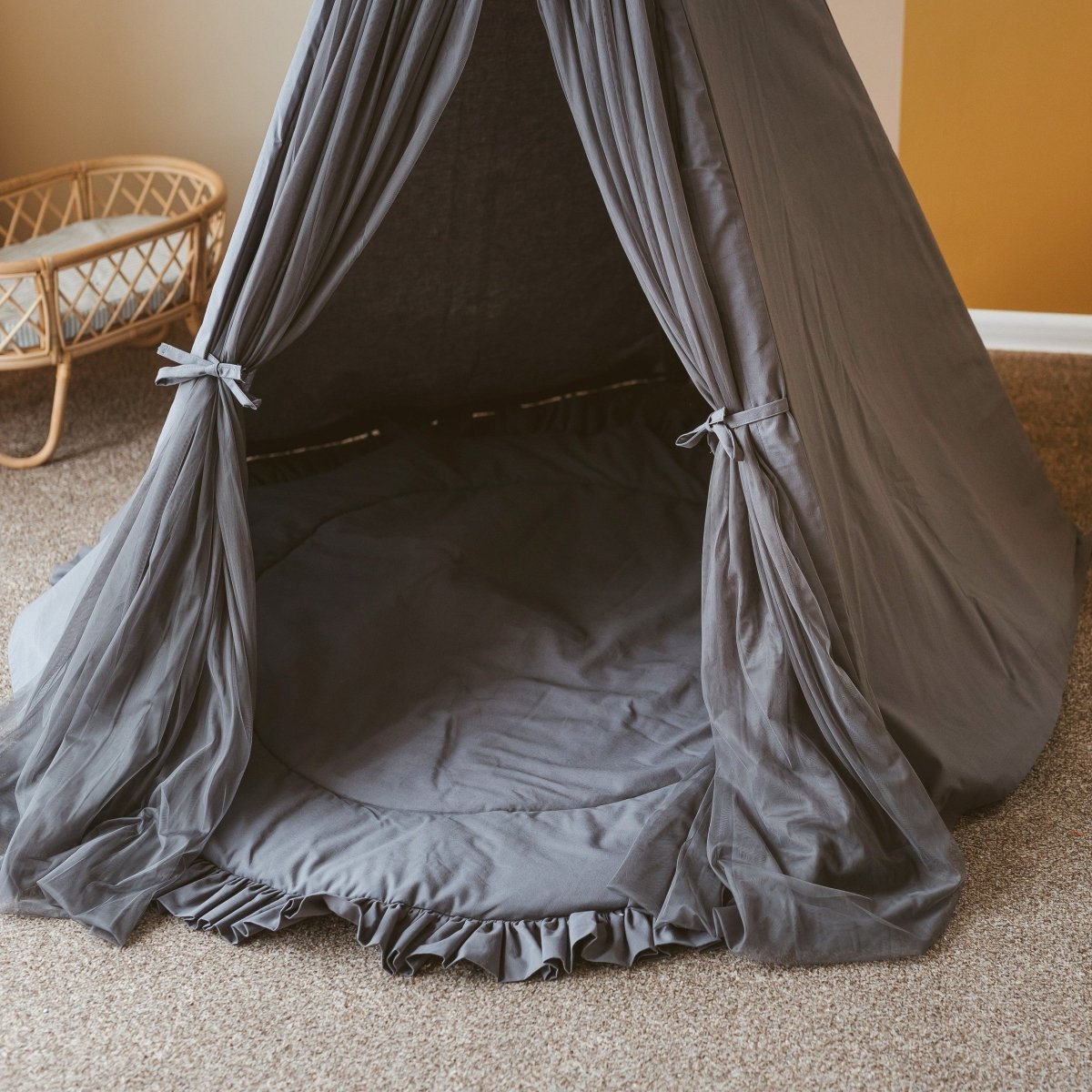Kids Play Mat with Ruffled Border - Grey - Round, 125 cm - Tiny Tugz™