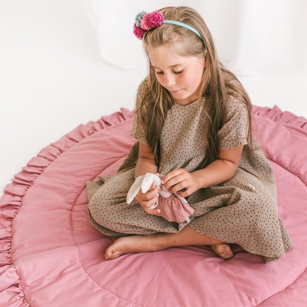 Kids Play Mat with Ruffled Border - Rose - Round, 125 cm - Tiny Tugz™