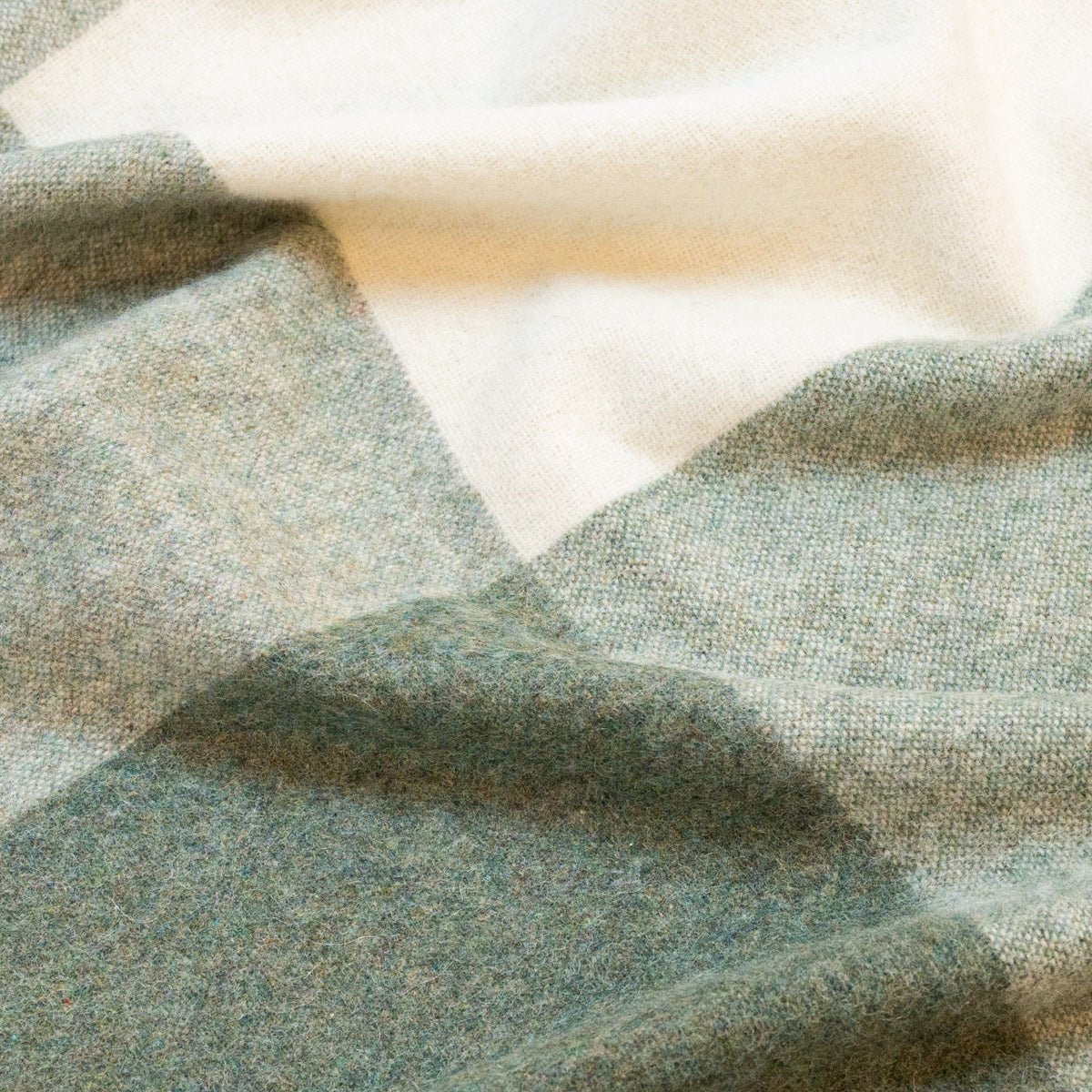 Kids Tartan Recycled Alpaca Wool Blanket Classic Check (150 x 200cm) - Tiny Tugz™