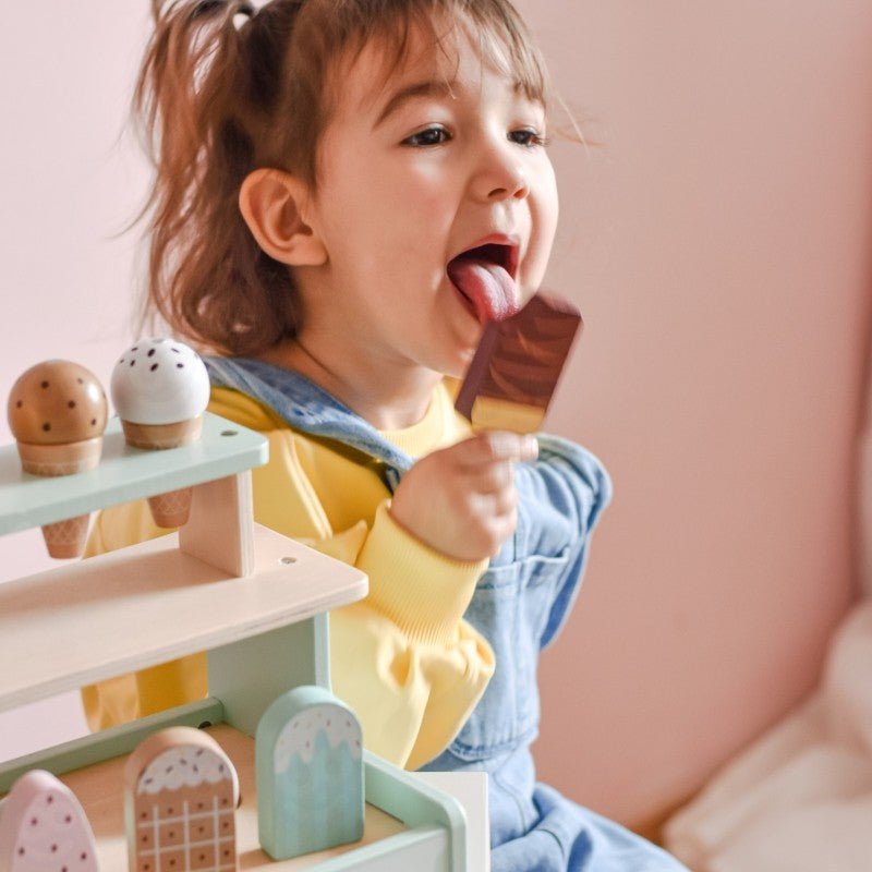 Kids Wooden Ice Cream Shop Play Set – 16 Pieces - Tiny Tugz™