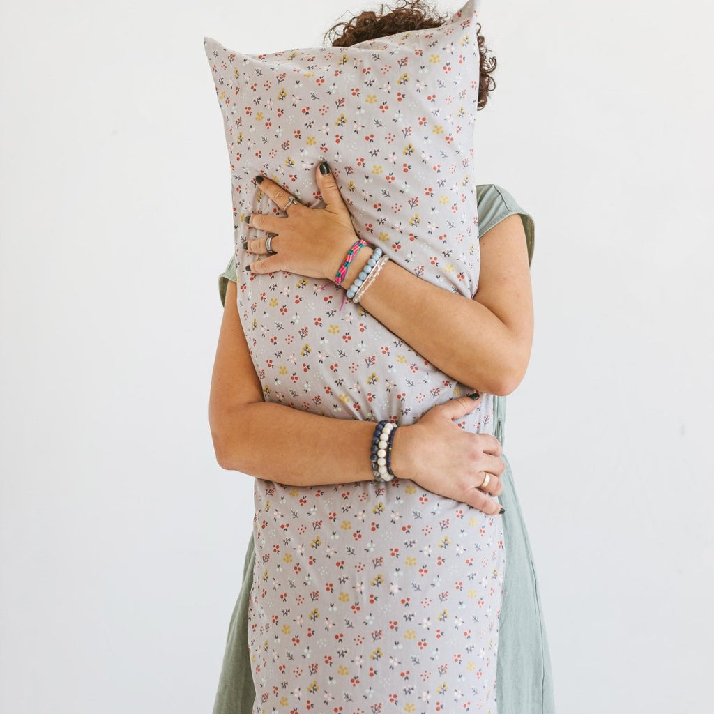 Long Maternity Body Pillow - Organic Cotton Cover - Grey Floral - 145 cm - Tiny Tugz™