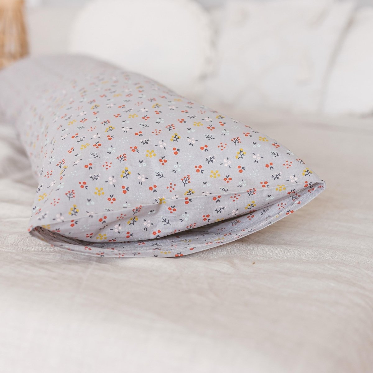 Long Maternity Body Pillow - Organic Cotton Cover - Grey Floral - 145 cm - Tiny Tugz™
