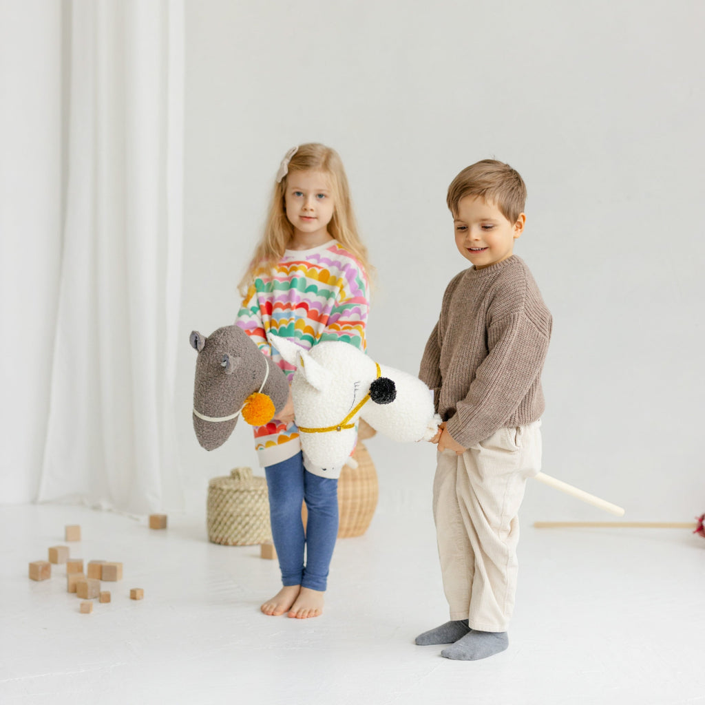 Bouclé Llama & Alpaca Hobby Horse Stick Toy – Ecru