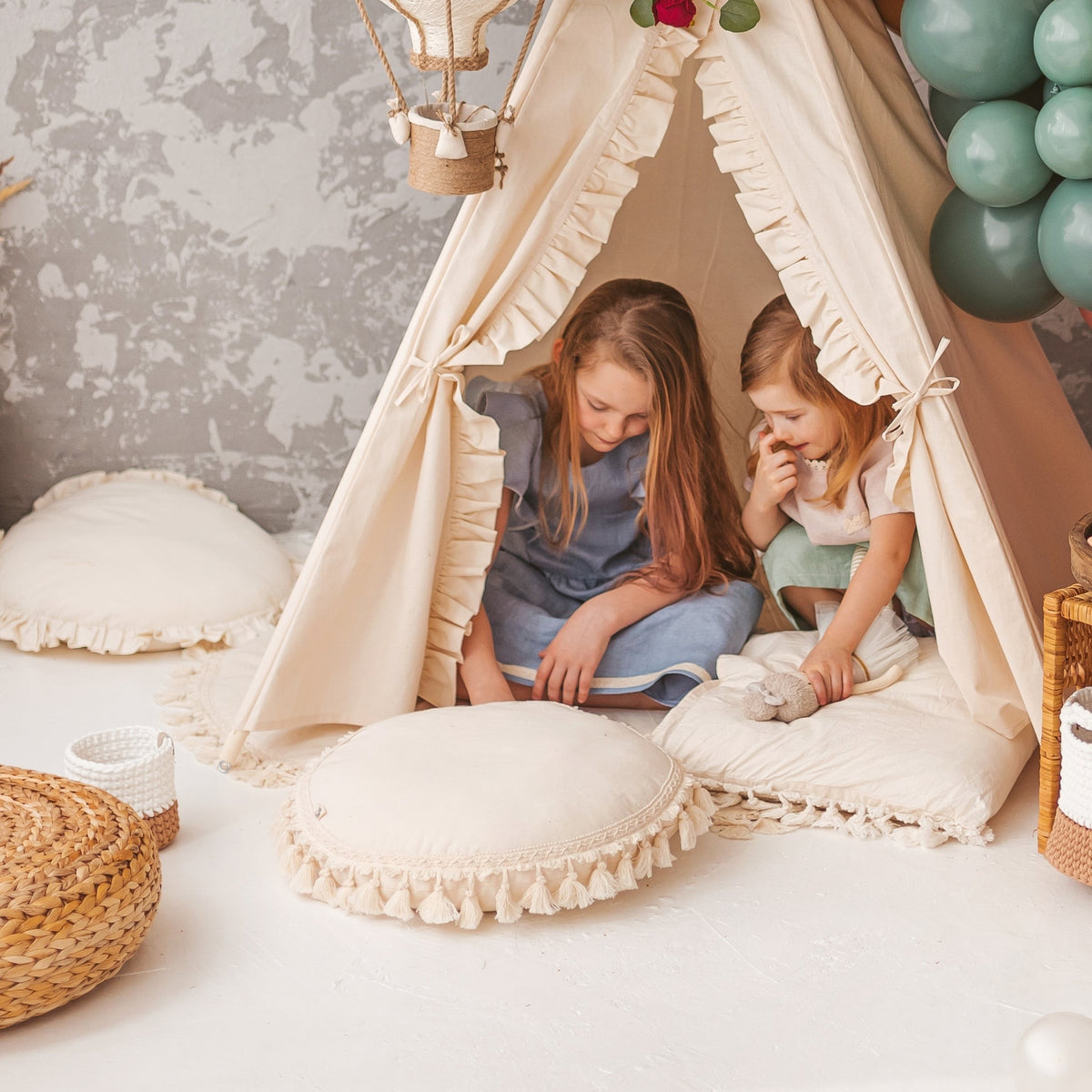 Round Cotton Cushion with Tassels – Ecru, 45 cm