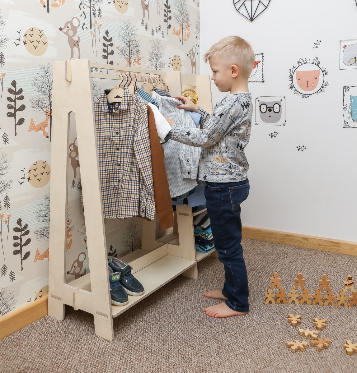 Montessori Kids Clothing Rack - Tiny Tugz™