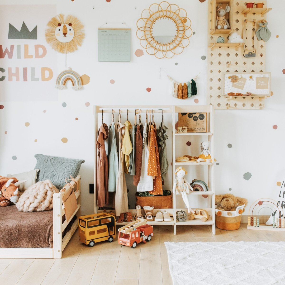 Montessori Kids Clothing Rack - Tiny Tugz™