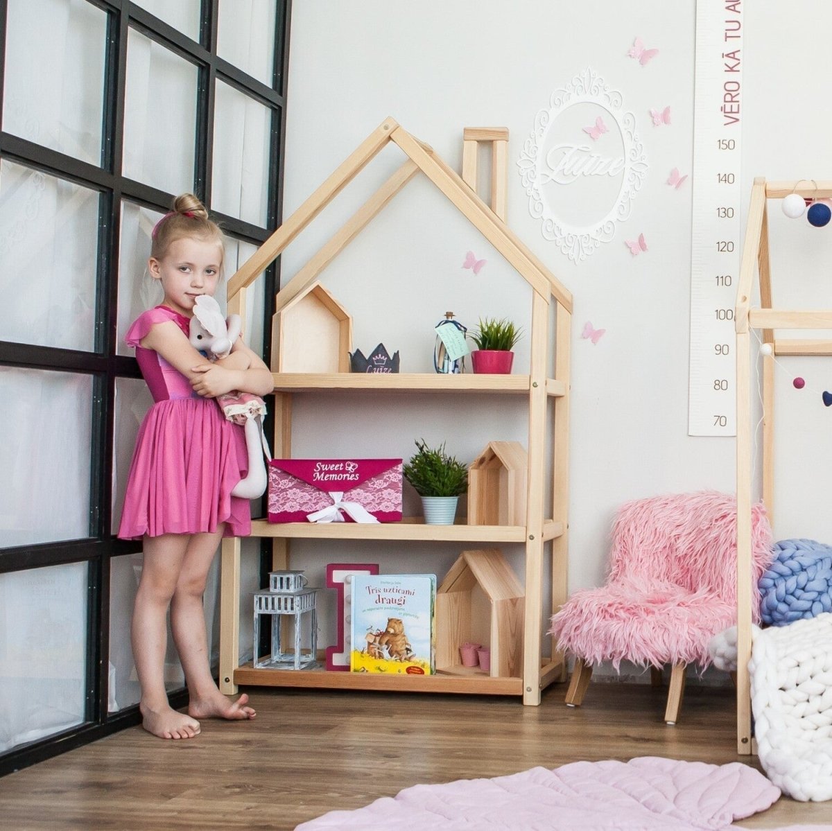 Montessori Kids House-Shaped Wooden Shelf - Tiny Tugz™