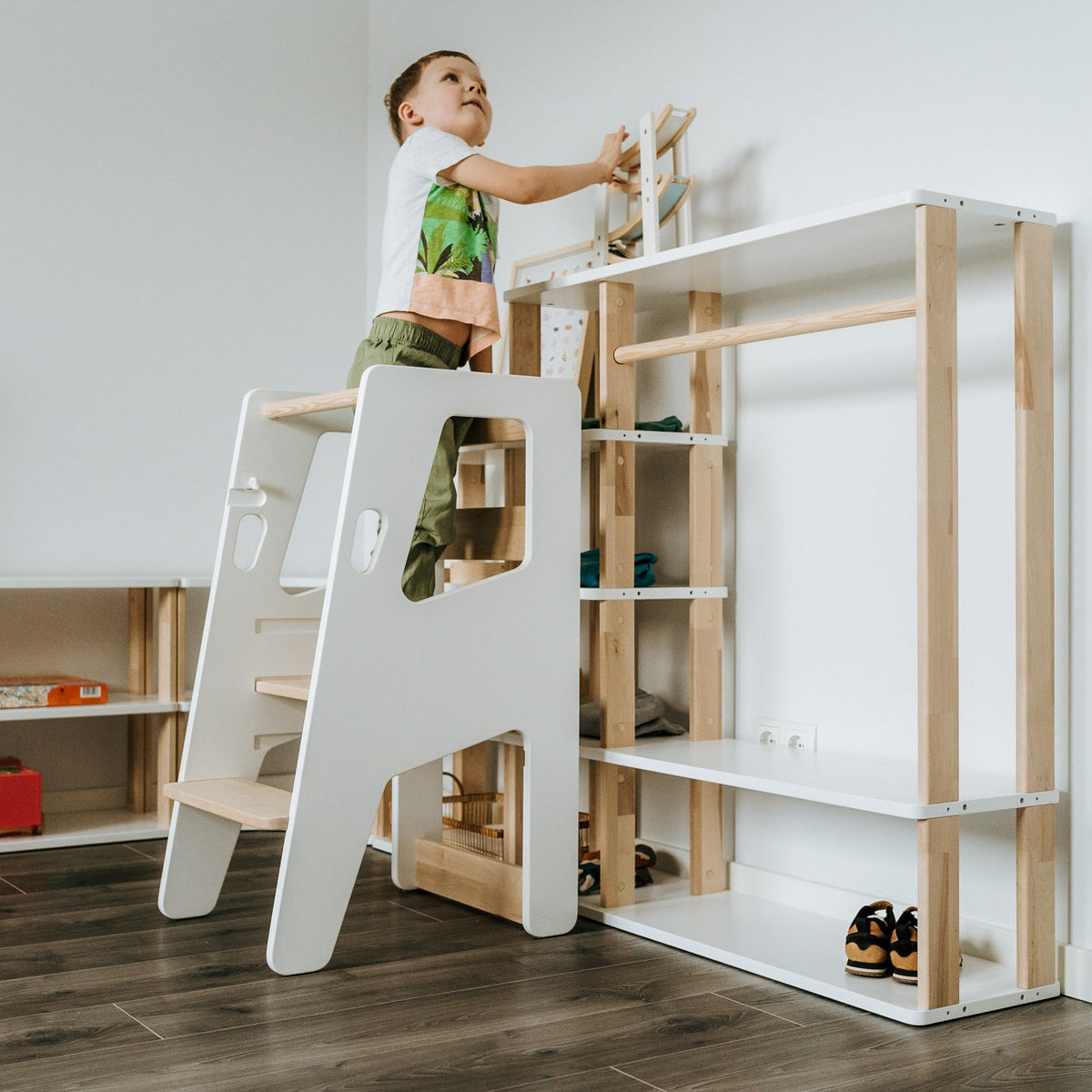Montessori Tower Safety+ — lockable front safety plank and rounded child-safe corners