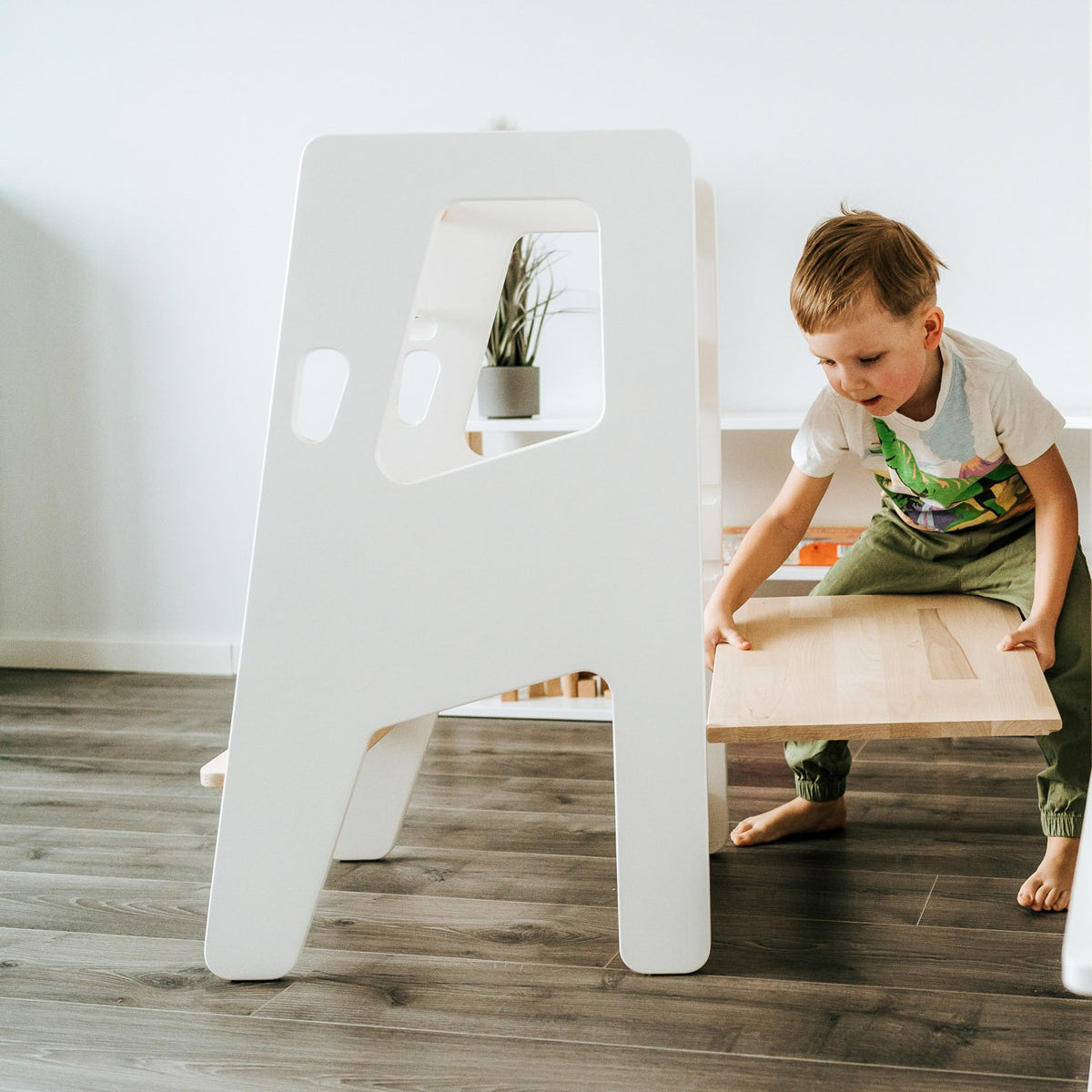 Montessori Tower Safety+ — view of tower structure and solid birch wood grain