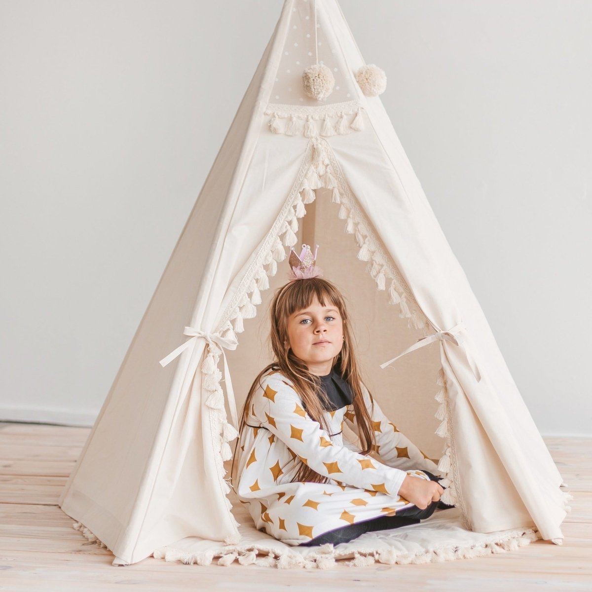 Padded Kids Play Mat with Tassels - Ecru - Round, 115 cm - Tiny Tugz™