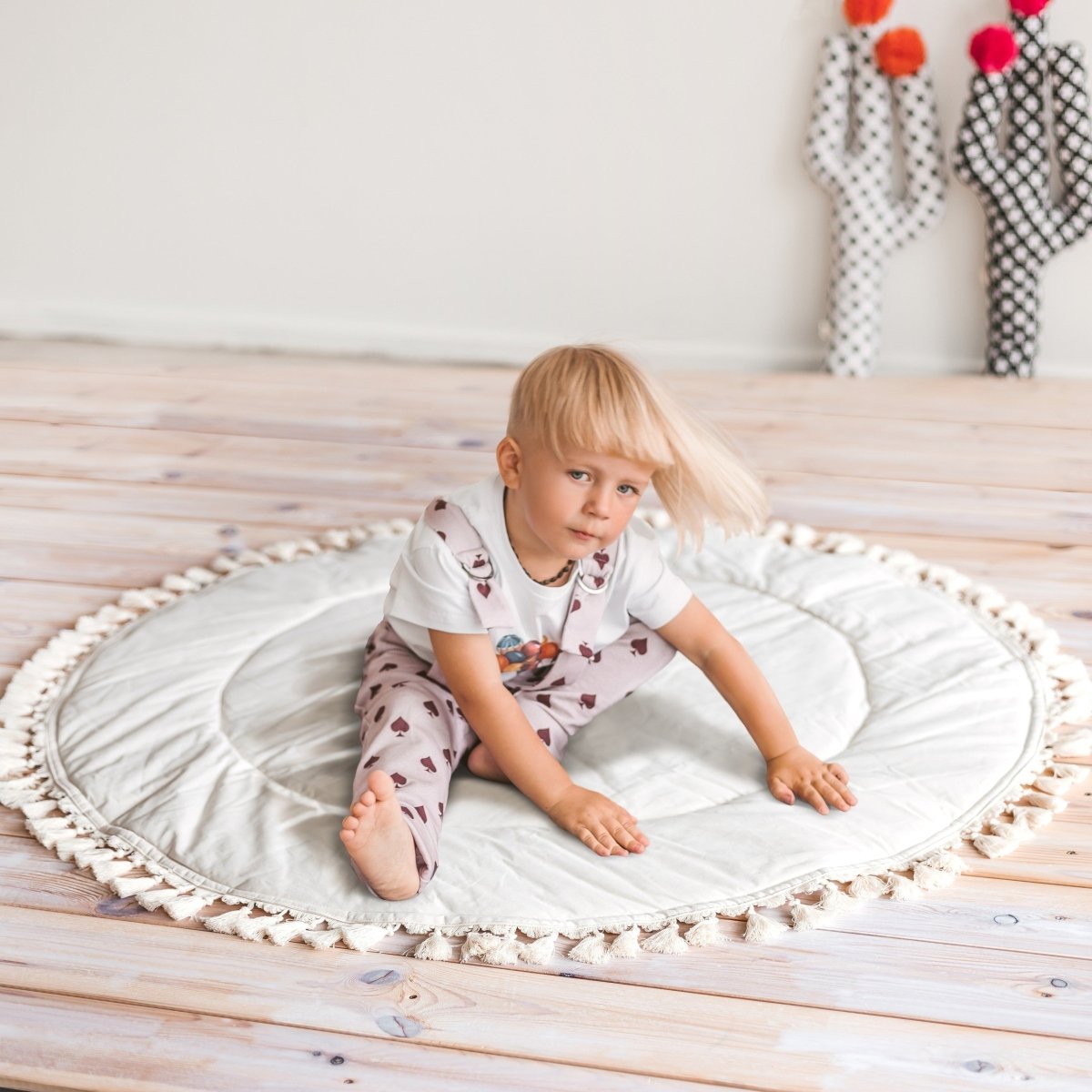 Padded Kids Play Mat with Tassels - Ecru - Round, 115 cm - Tiny Tugz™