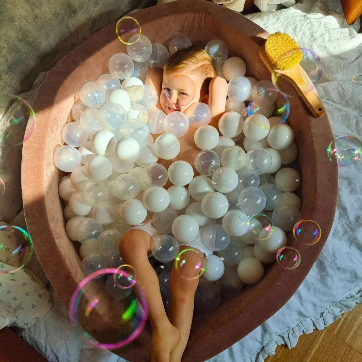 Round Velvet Foam Ball Pit (Sage Green) – Safe Soft Play Pool for Kids (200 Balls Included: Transparent) - Tiny Tugz™