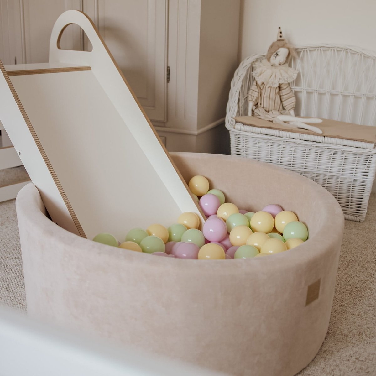Round Velvet Foam Ball Pit with 250 Balls, 30 cm High - Spring - Tiny Tugz™