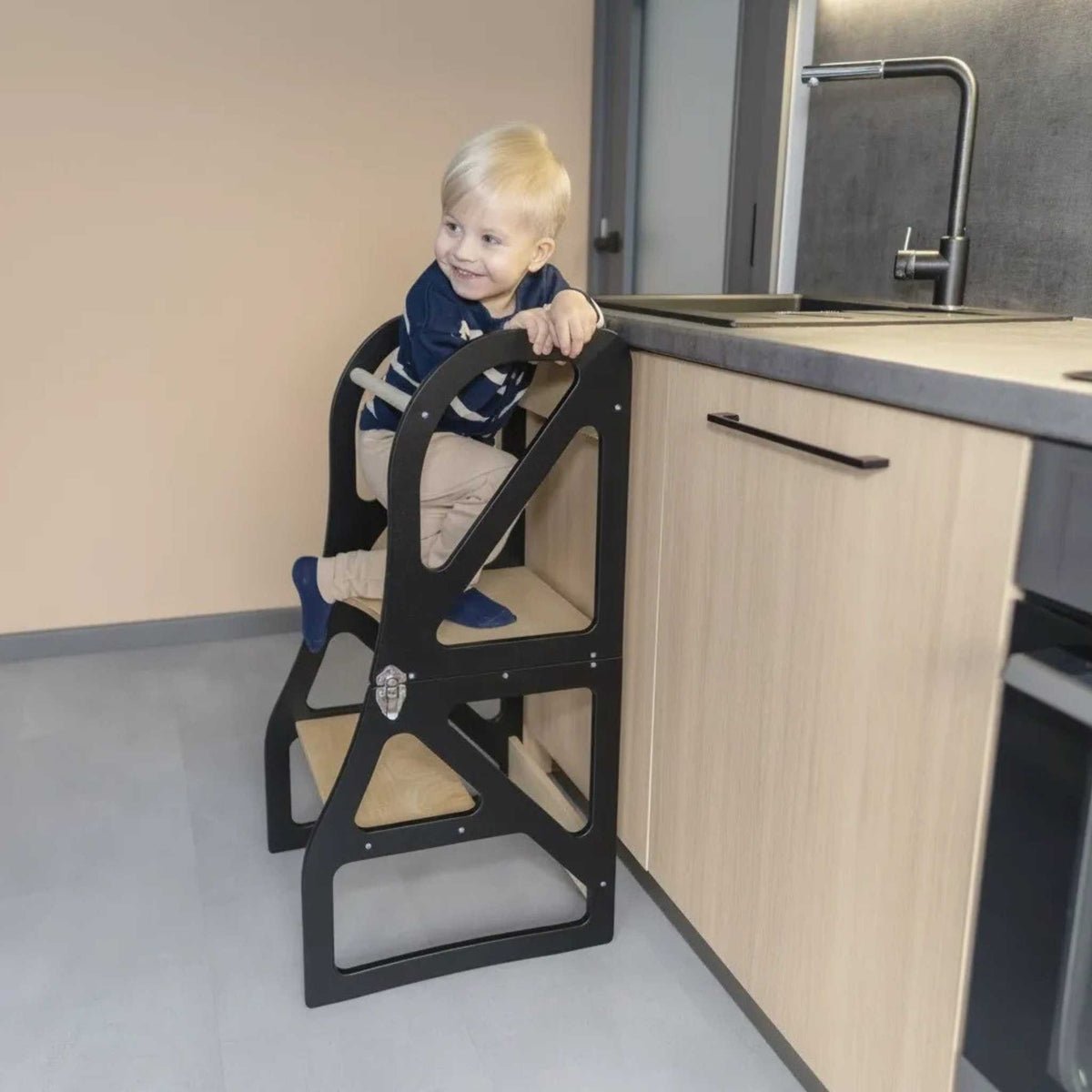 Securestep™ 2-in-1 Montessori Kitchen Tower for Toddlers (18M–6Y) - Tiny Tugz™