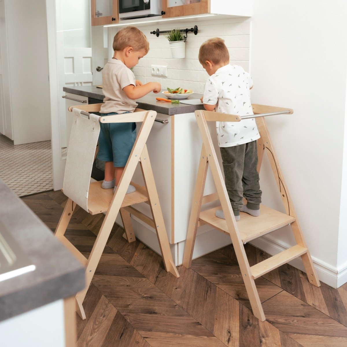 STEP'n'FOLD Foldable Montessori Learning Tower - Natural Wood - Tiny Tugz™