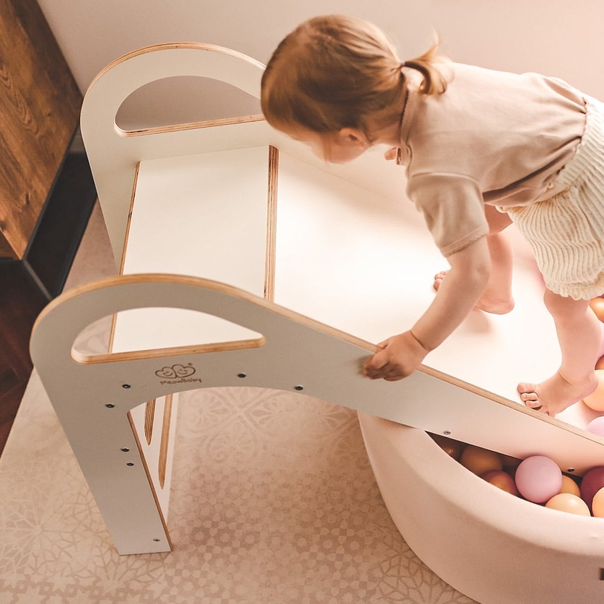 Wooden Indoor Scandinavian-Style Slide for Kids – Smooth Birch Plywood - Tiny Tugz™