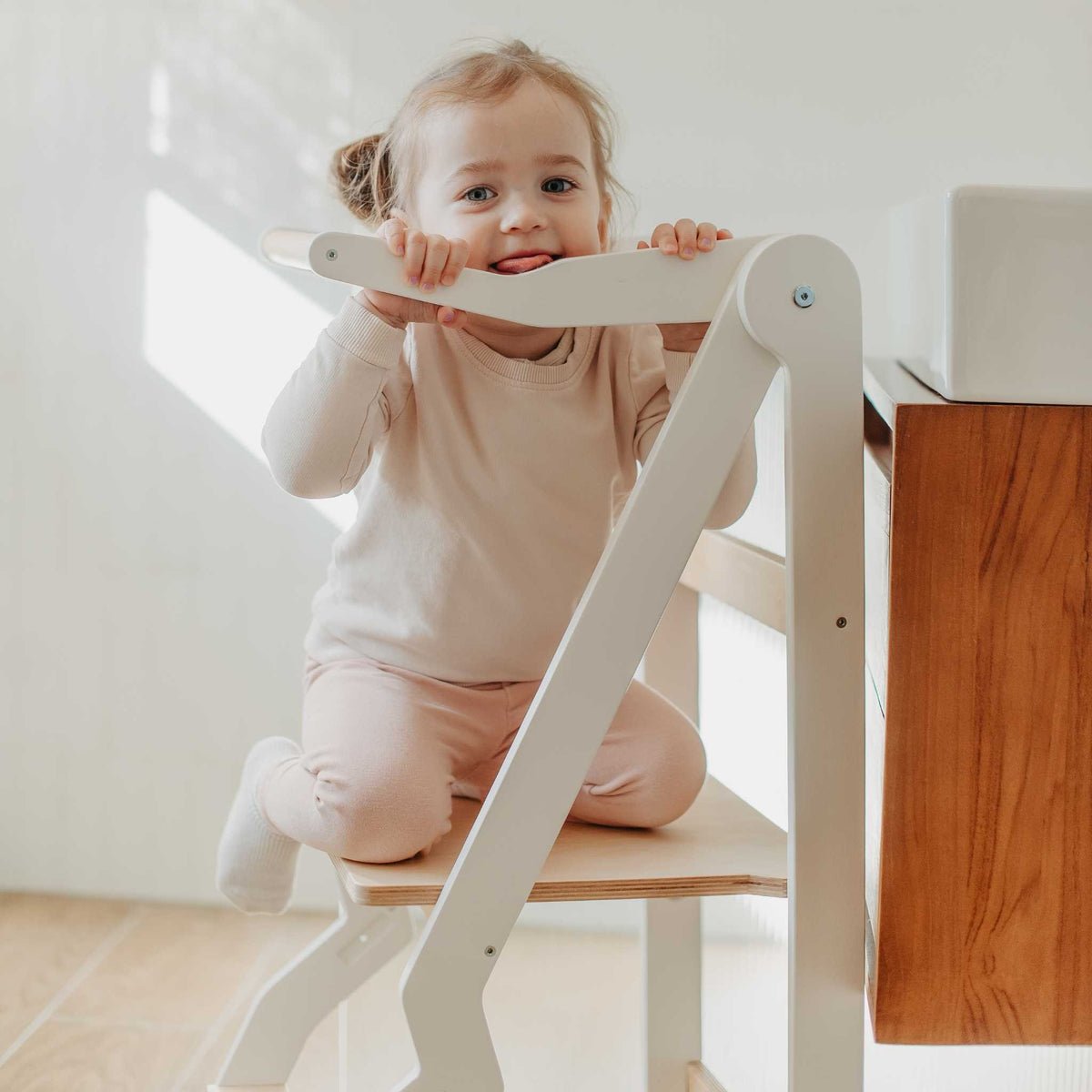 ZigZag™ Foldable Montessori Kitchen Tower for Toddlers (18M–6Y) - Tiny Tugz™