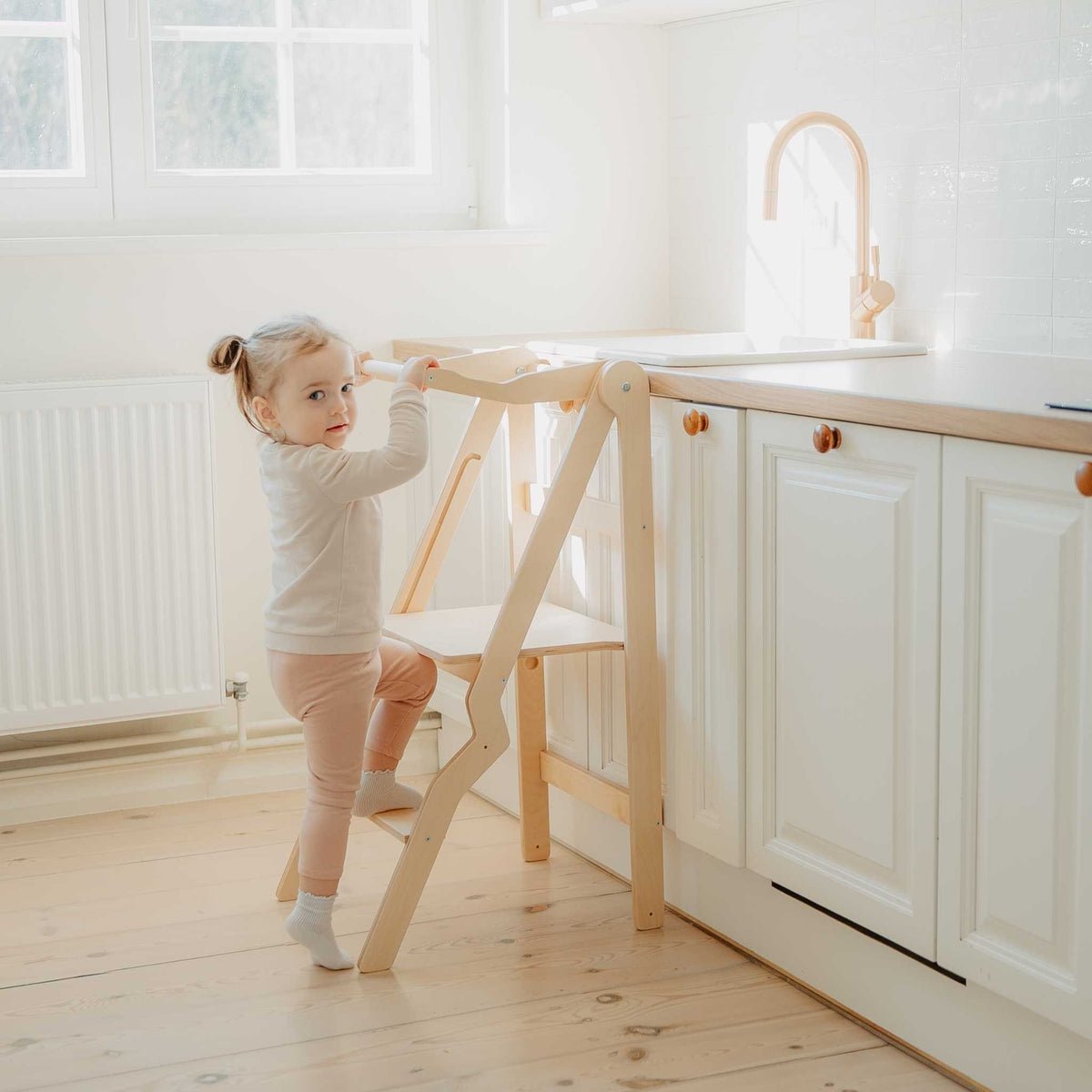 ZigZag™ Foldable Montessori Kitchen Tower for Toddlers (18M–6Y) - Tiny Tugz™