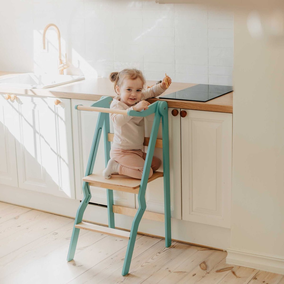 ZigZag™ Foldable Montessori Kitchen Tower for Toddlers (18M–6Y) - Tiny Tugz™